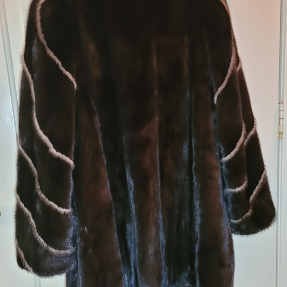 MINK COAT - Picture 5 of 5